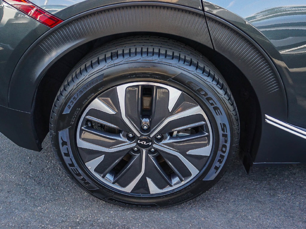 Certified 2024 Kia EV6 Light RWD image 9