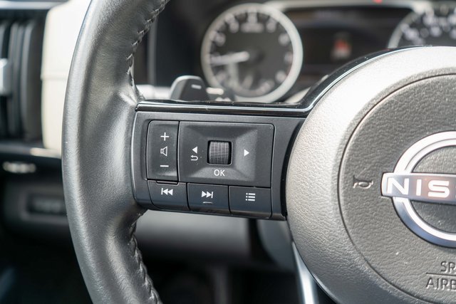 Used 2022 Nissan Pathfinder SV AWD/4WD image 28