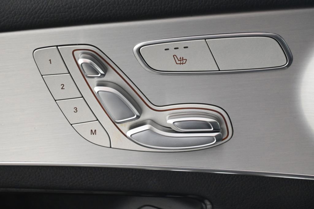 Used 2019 Mercedes-Benz GLC 300 4MATIC image 28