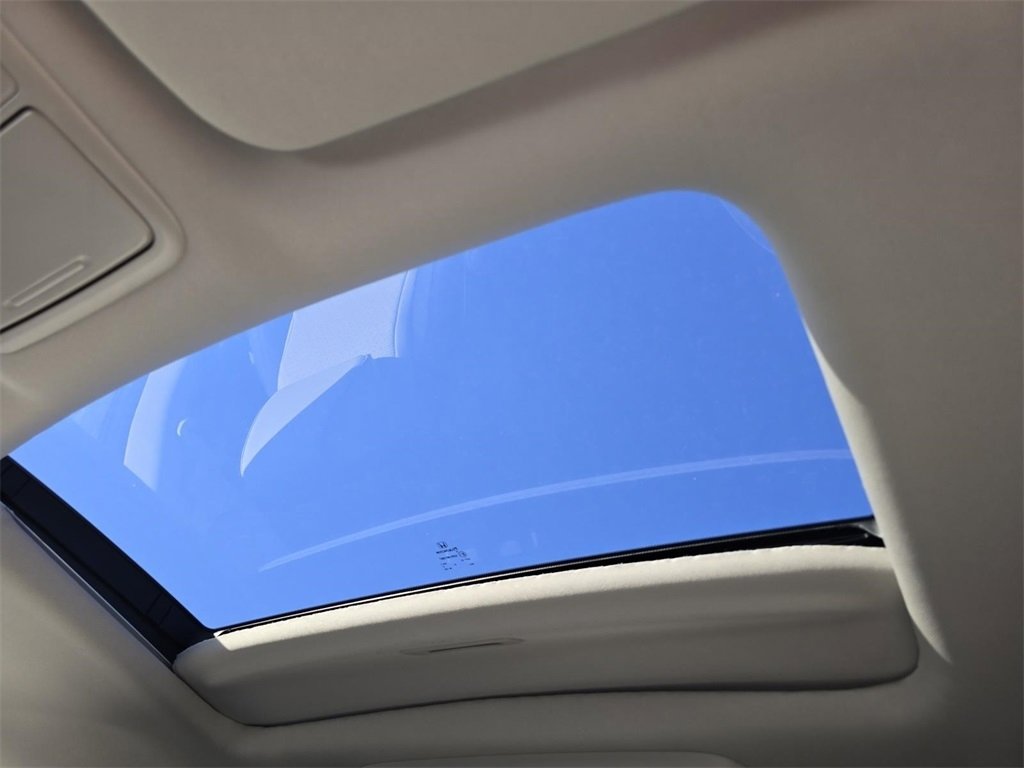 New 2026 Honda Odyssey Elite image 3