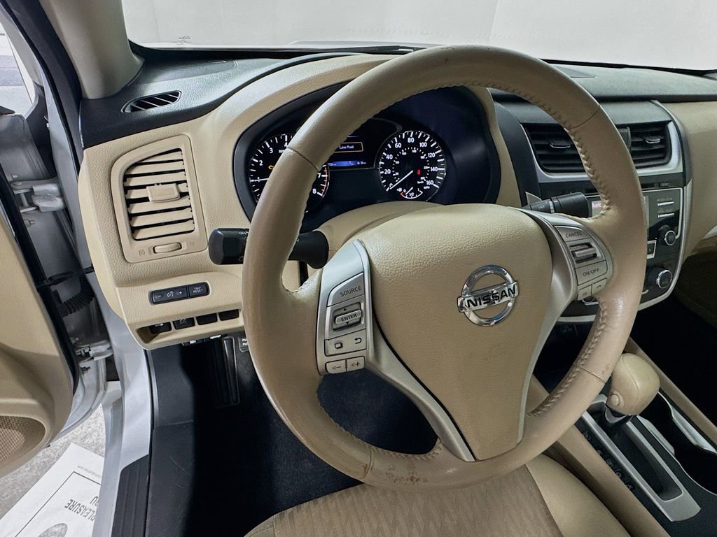 Used 2017 Nissan Altima 2.5 SV w/ Convenience Package image 12