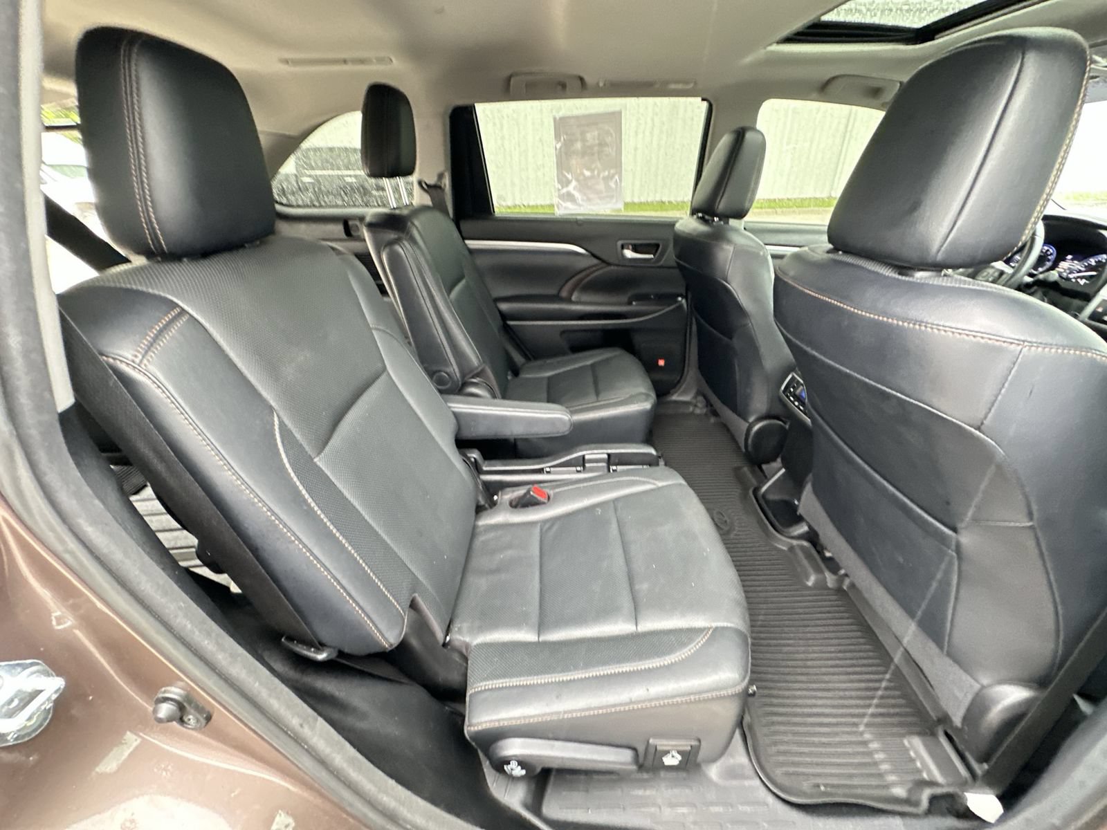Used 2017 Toyota Highlander Limited AWD/4WD image 27