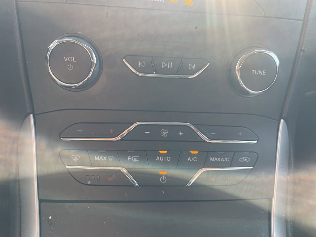 Used 2019 Ford Edge SEL w/ Equipment Group 201A image 18