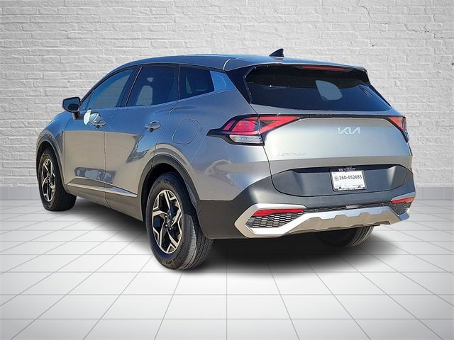 Used 2024 Kia Sportage LX image 3
