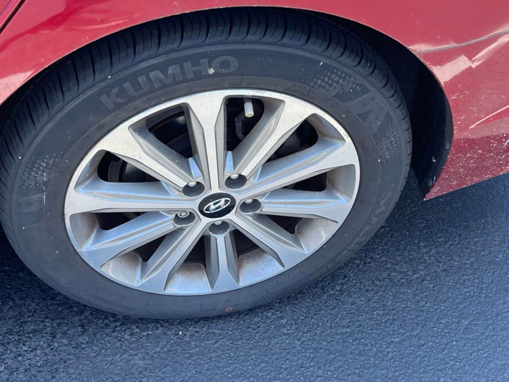 Used 2016 Hyundai Sonata Limited w/ Option Group 05 FWD image 5