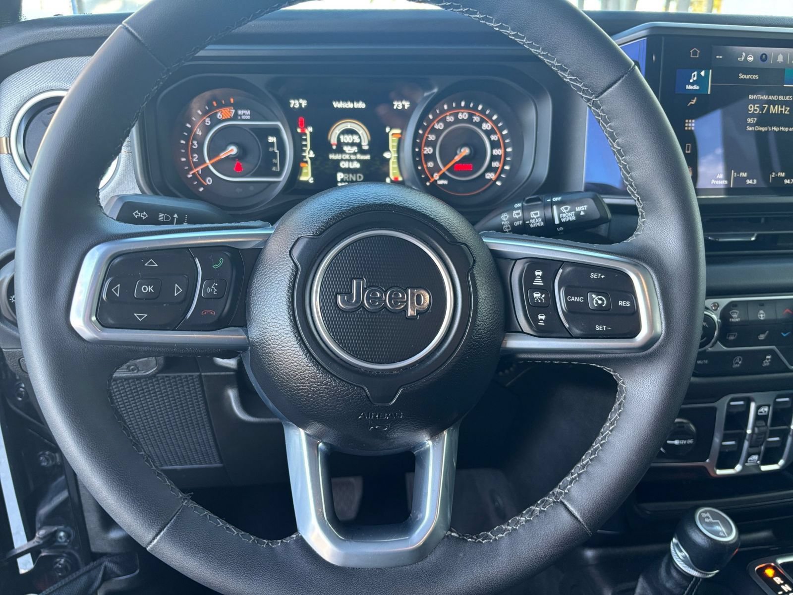 Used 2025 Jeep Wrangler Unlimited Sahara AWD/4WD image 27