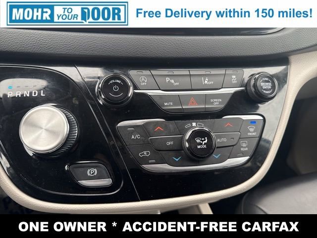 Used 2024 Chrysler Pacifica Touring-L image 21