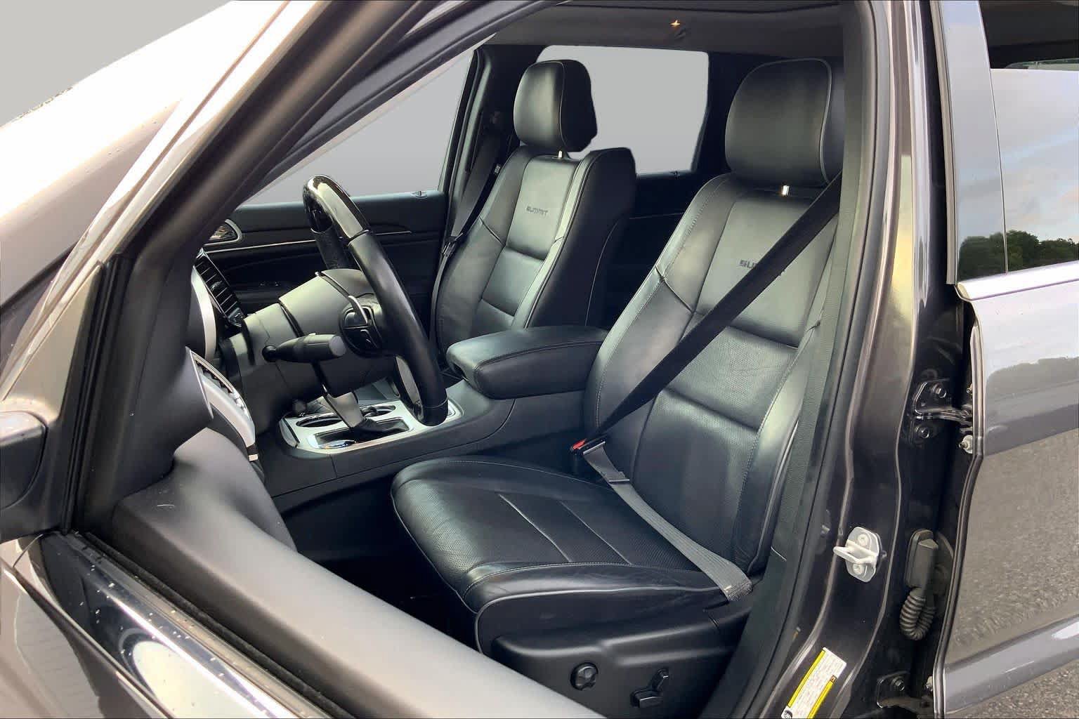 Used 2020 Jeep Grand Cherokee Summit AWD/4WD image 8