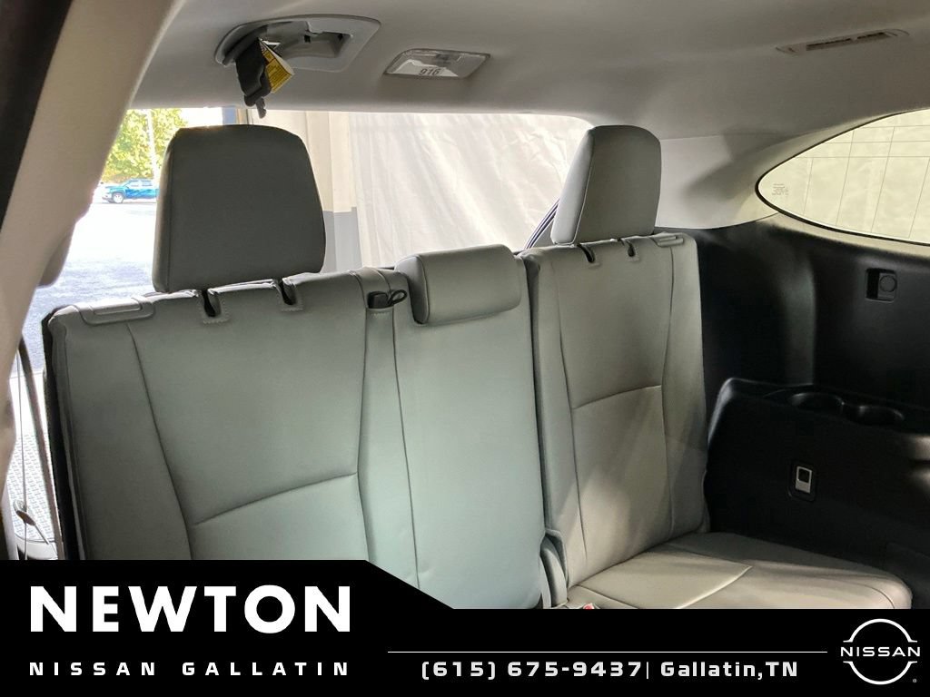 Used 2024 Toyota Highlander XLE AWD/4WD image 23