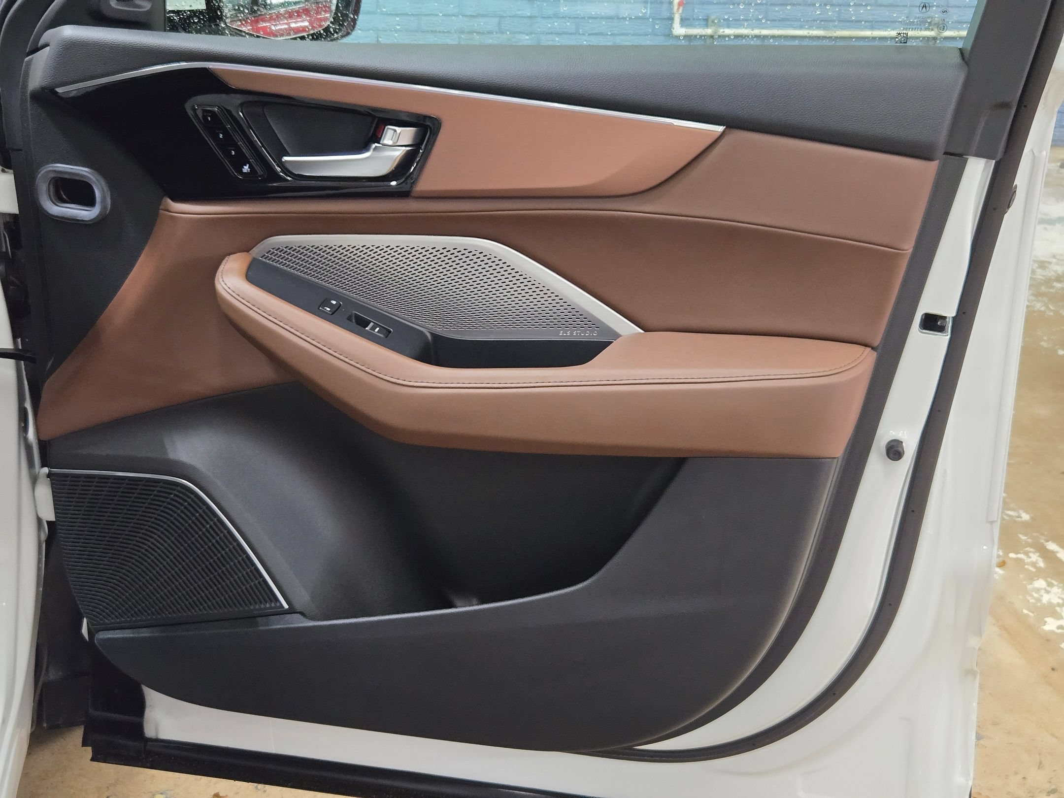 Certified 2023 Acura MDX FWD w/ Technology Package image 30