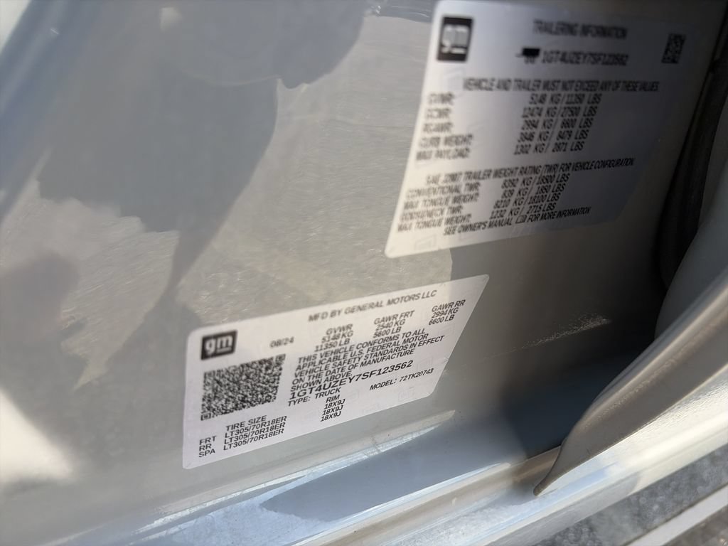 Used 2025 GMC Sierra 2500 AT4X AWD/4WD image 34