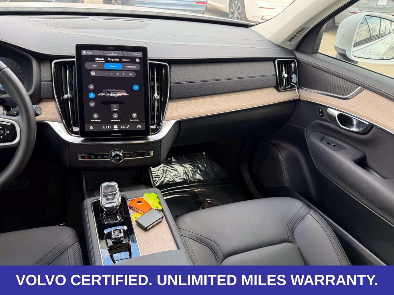 Certified 2025 Volvo XC90 B5 Core AWD/4WD image 16