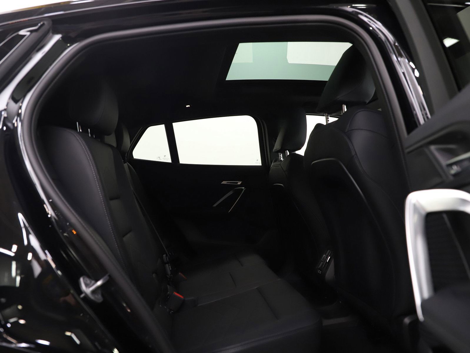 Used 2025 BMW X2 xDrive28i image 12