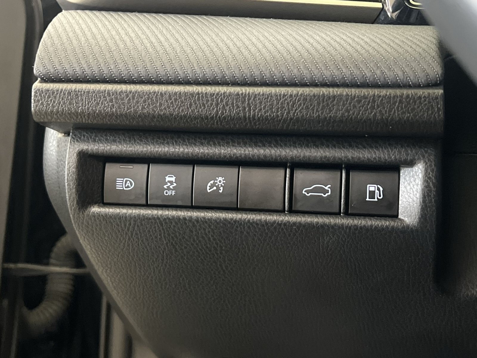 Used 2025 Toyota Camry SE FWD image 36