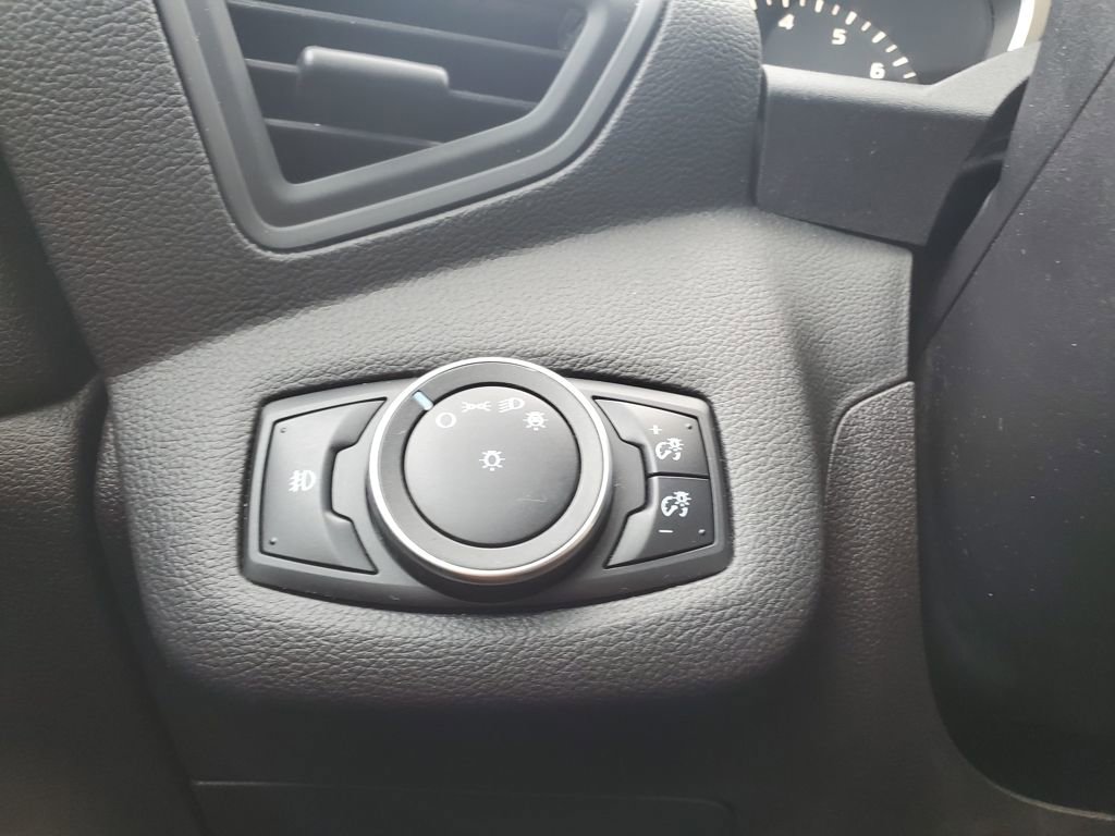 Used 2015 Ford Escape SE image 16