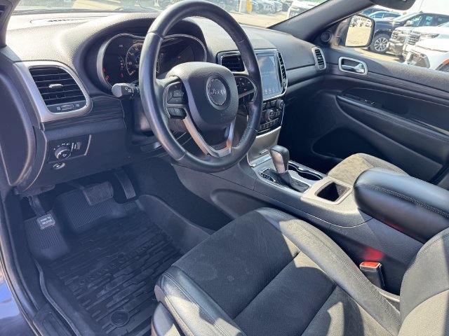 Used 2019 Jeep Grand Cherokee Laredo w/ Laredo X Package RWD image 12