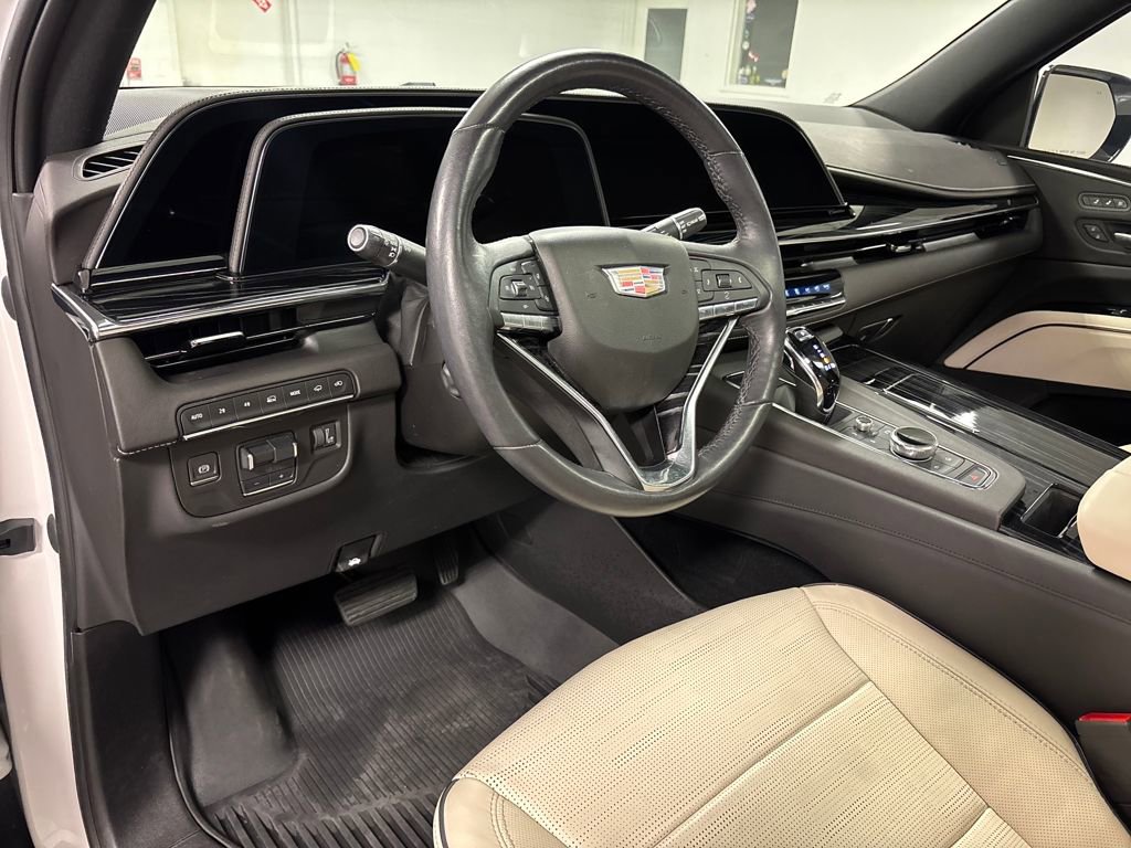 Certified 2023 Cadillac Escalade Sport w/ LPO, ONYX Package image 31