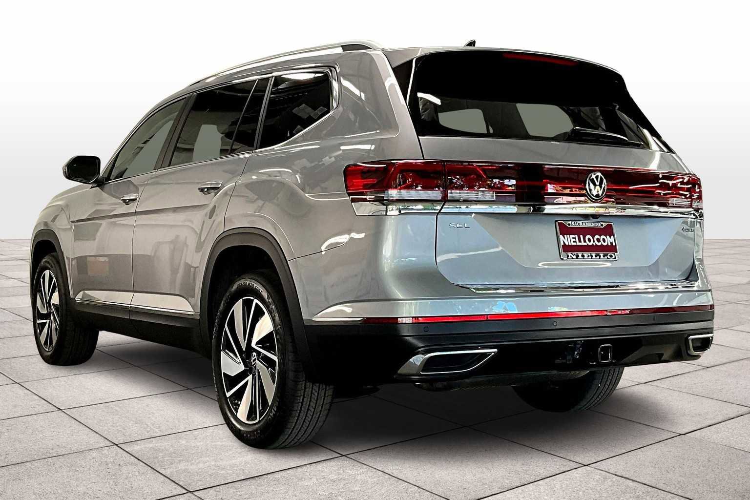 New 2026 Volkswagen Atlas SEL image 3