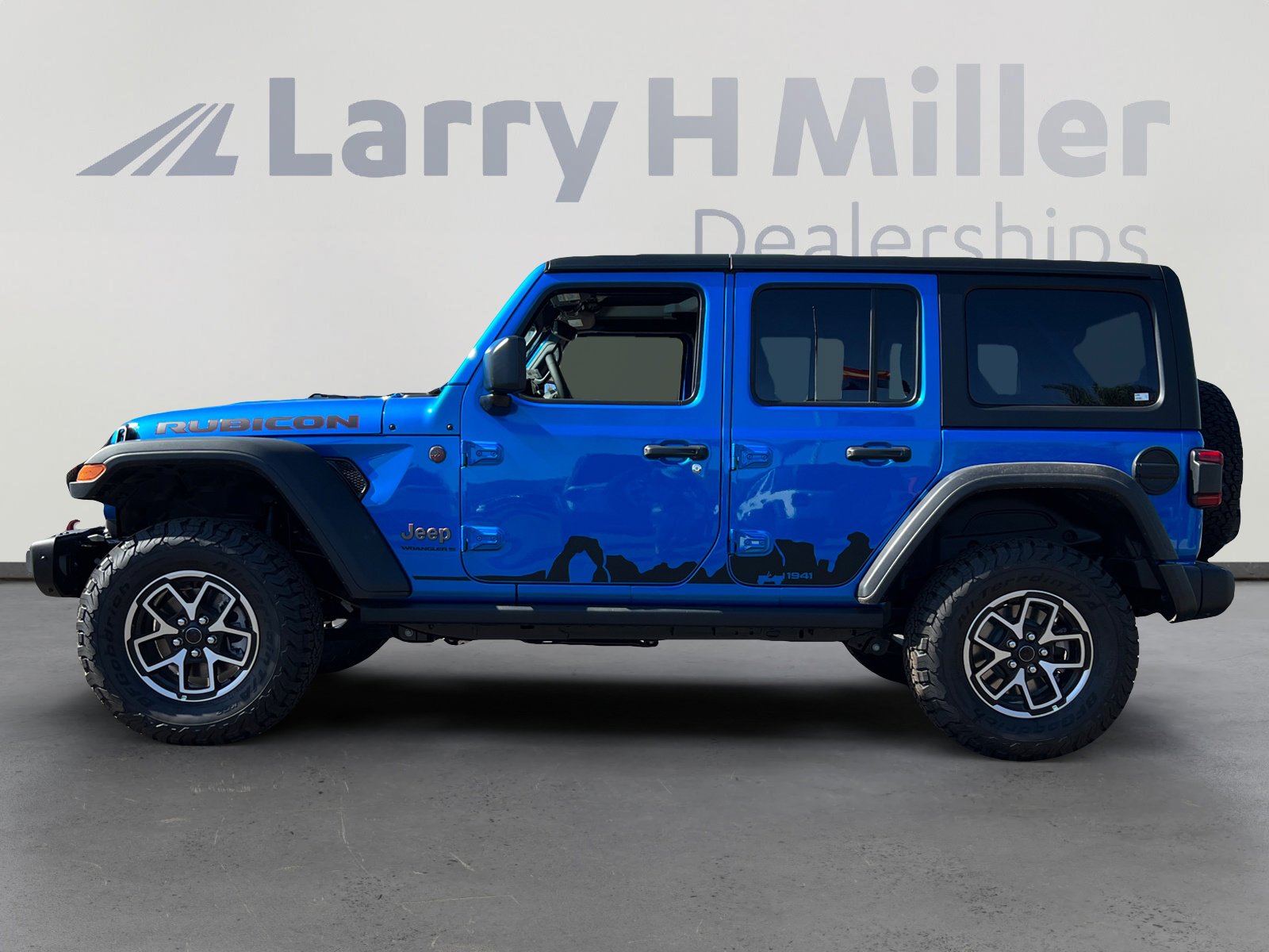 New 2025 Jeep Wrangler Unlimited Rubicon w/ Steel Bumper Group video 2