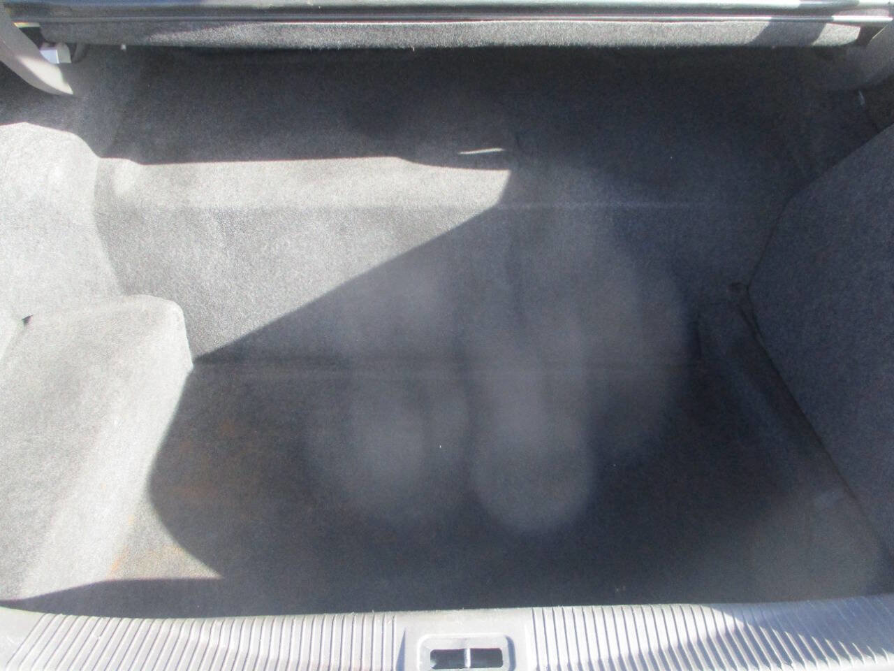 Used 2005 Lincoln Town Car Signature image 10