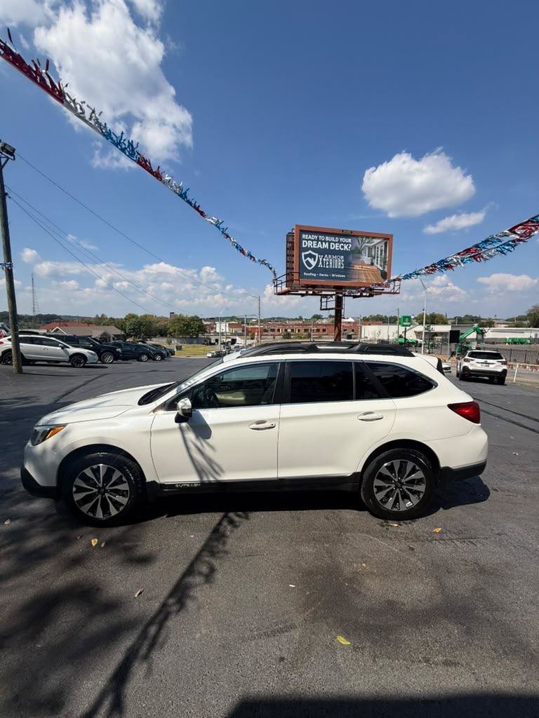Used 2015 Subaru Outback 2.5i Limited AWD/4WD image 9