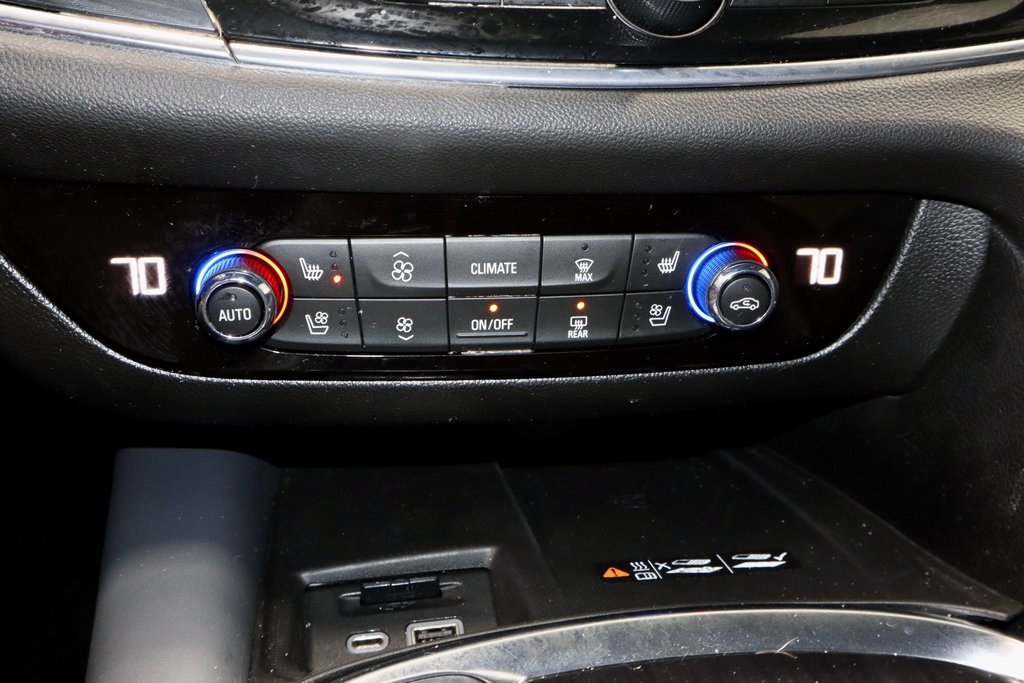 Used 2024 Buick Enclave Premium image 33