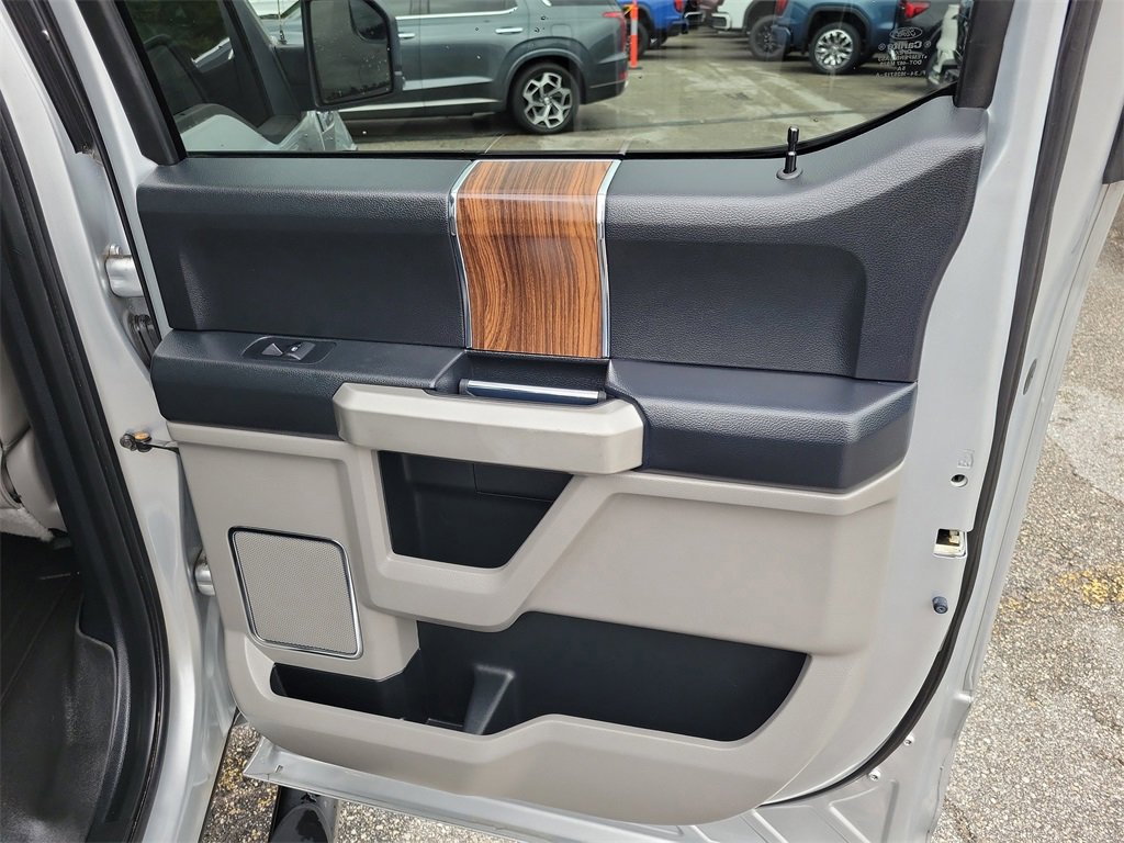 Used 2015 Ford F150 Lariat w/ Trailer Tow Package image 39