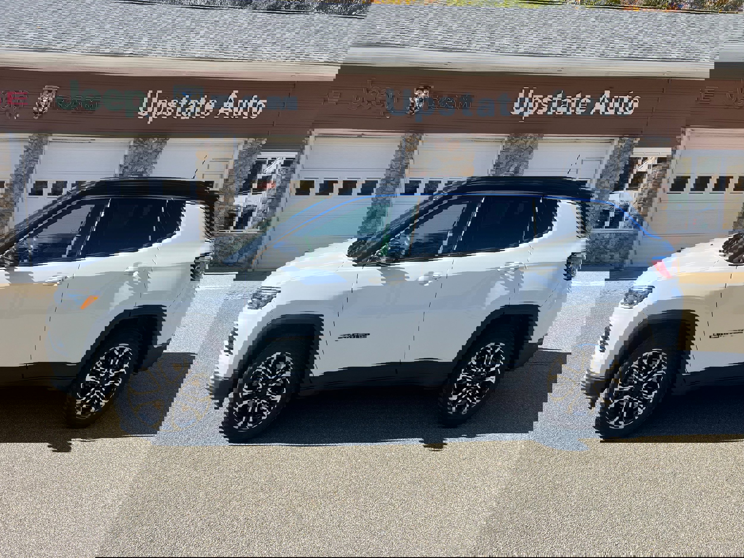 Used 2024 Jeep Compass Limited image 8