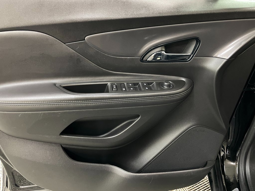 Certified 2022 Buick Encore Preferred w/ Safety Package image 21