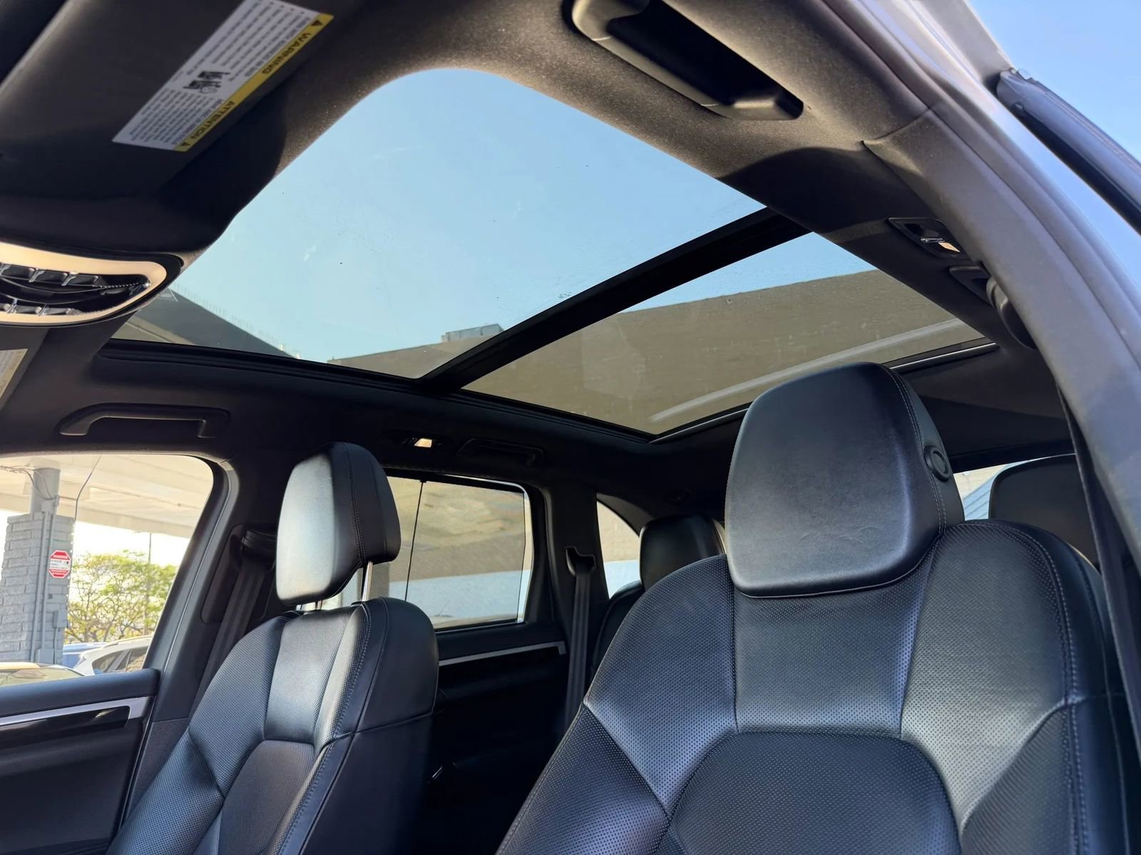 Used 2016 Porsche Cayenne S image 35