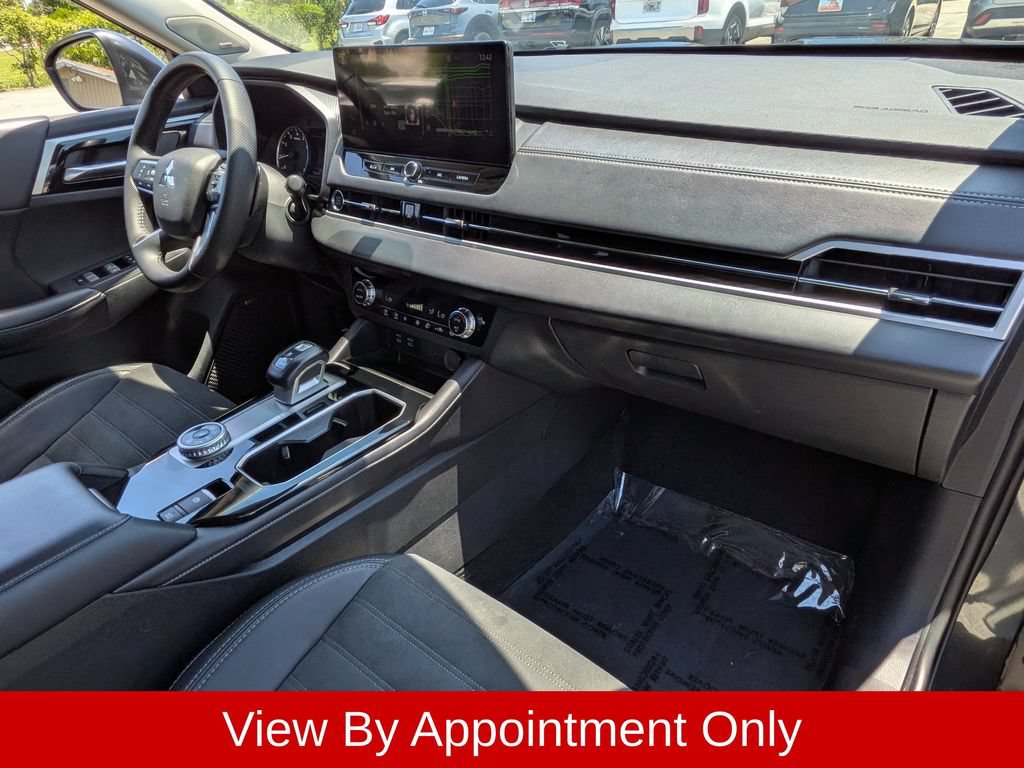 Used 2025 Mitsubishi Outlander SE AWD/4WD image 31