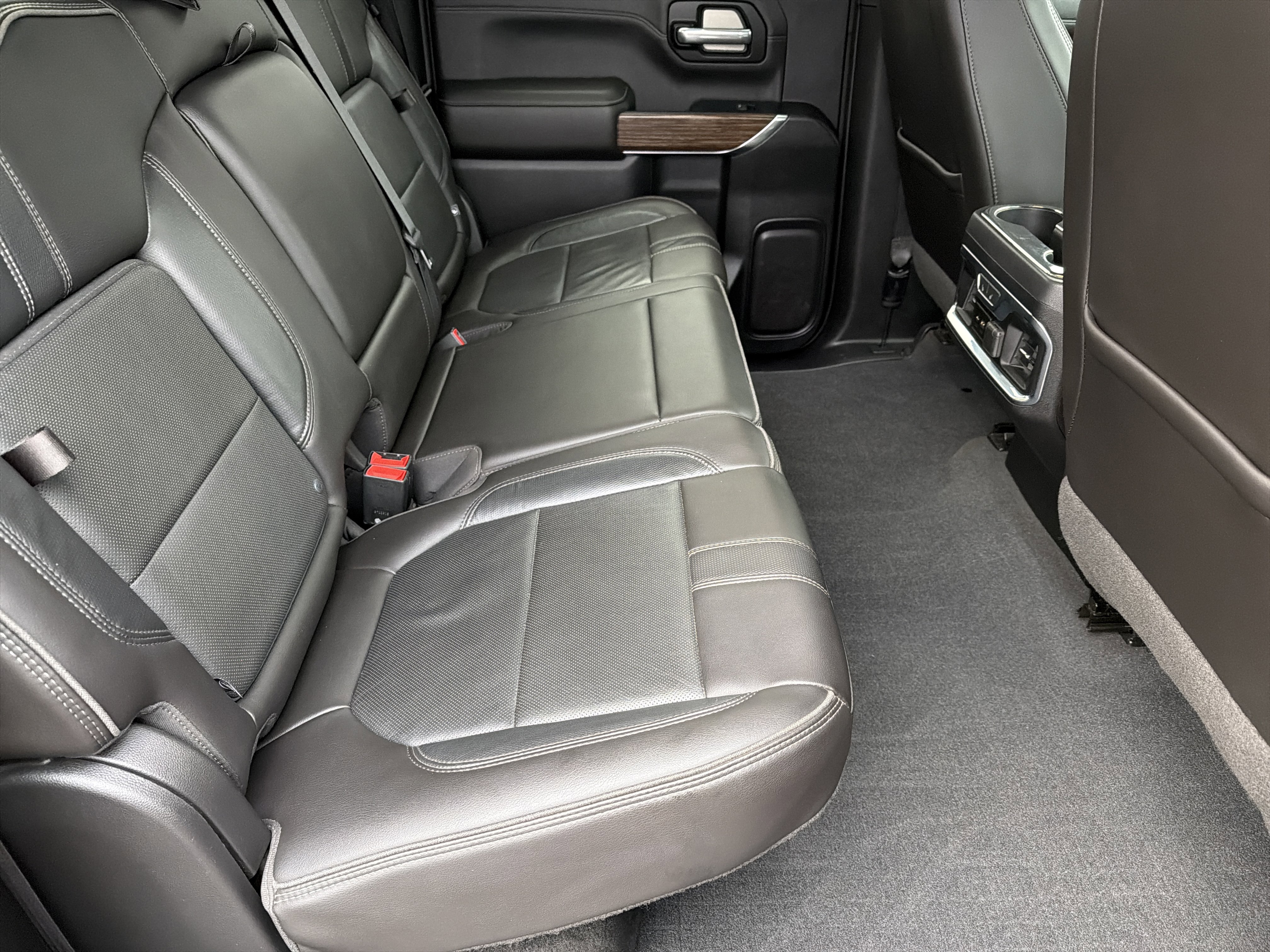 Used 2019 Chevrolet Silverado 1500 High Country w/ Technology Package image 16