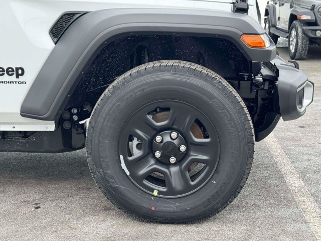 New 2026 Jeep Gladiator Sport AWD/4WD image 6