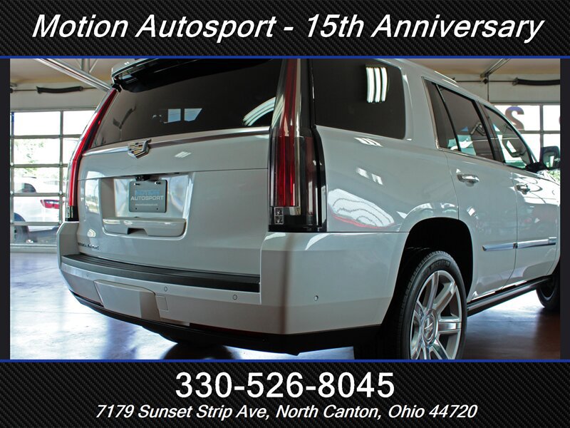 Used 2017 Cadillac Escalade Premium Luxury AWD/4WD image 11