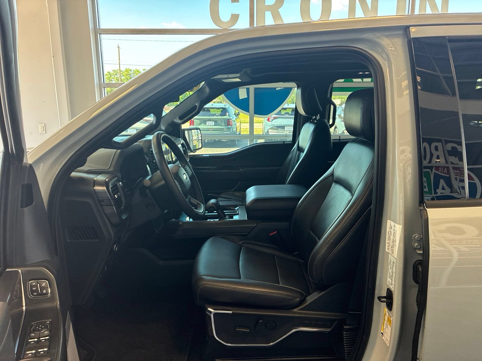 Used 2024 Ford F150 Lariat AWD/4WD image 13