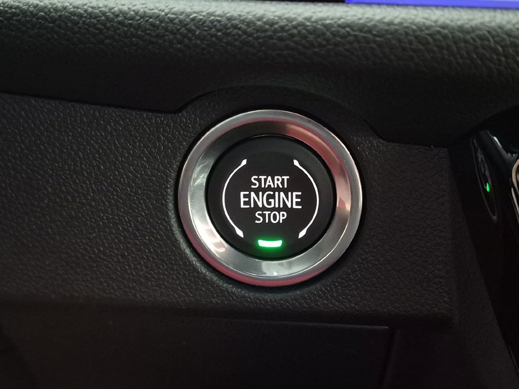 Used 2026 Chevrolet Traverse RS FWD image 28