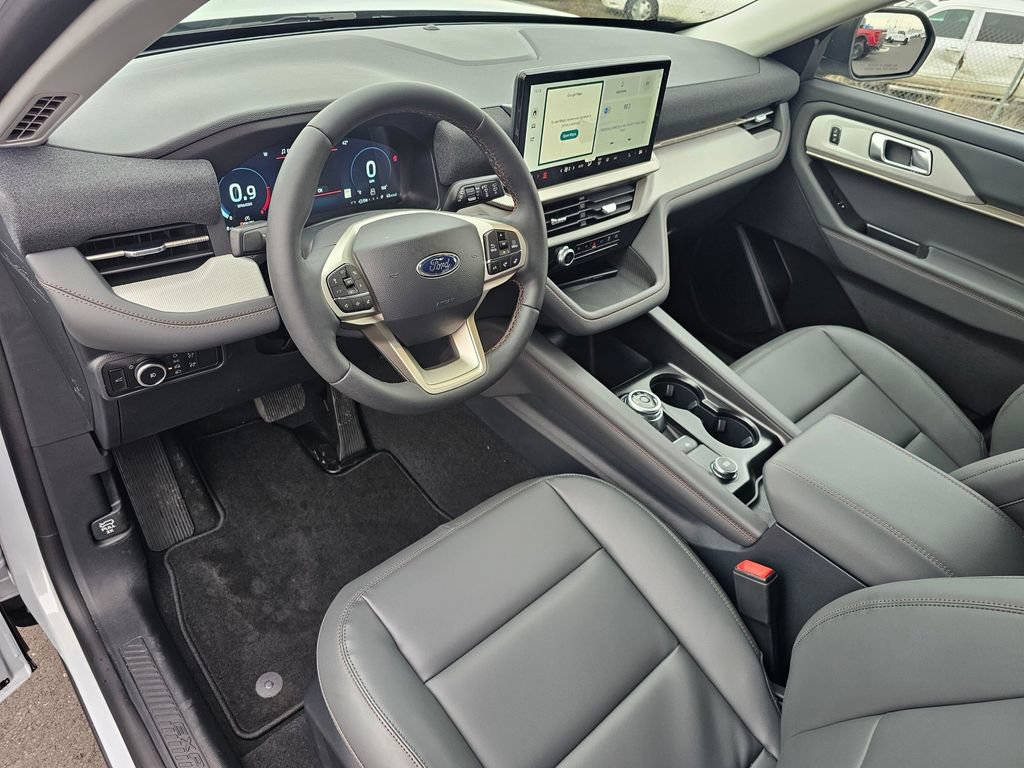 New 2026 Ford Explorer Active w/ Active Comfort Package AWD/4WD image 2
