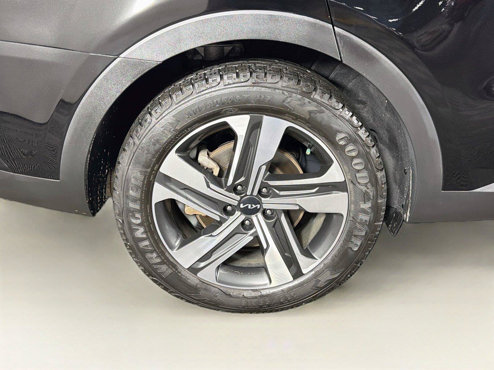 Used 2023 Kia Sorento EX w/ Panoramic Sunroof Package AWD/4WD image 35