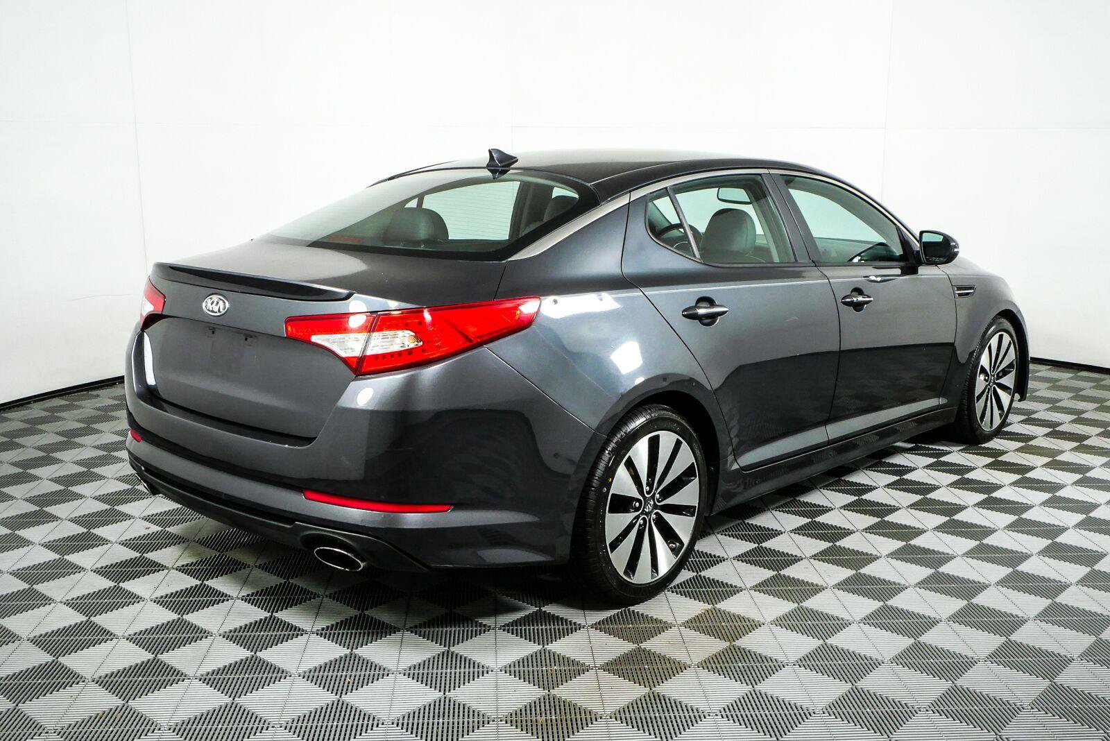 Used 2011 Kia Optima SX FWD image 3