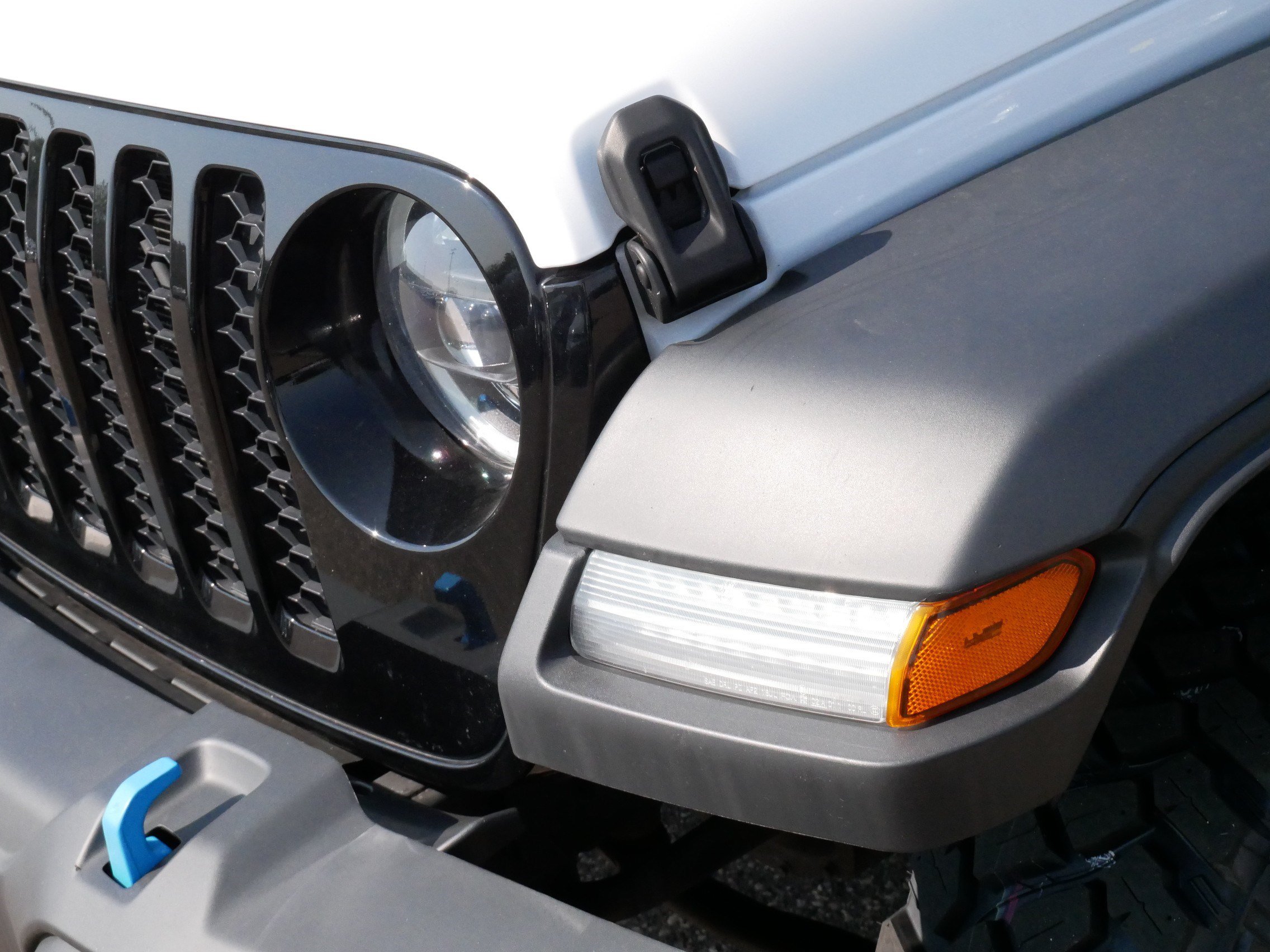 Used 2023 Jeep Wrangler Unlimited w/ Cold Weather Group AWD/4WD image 16