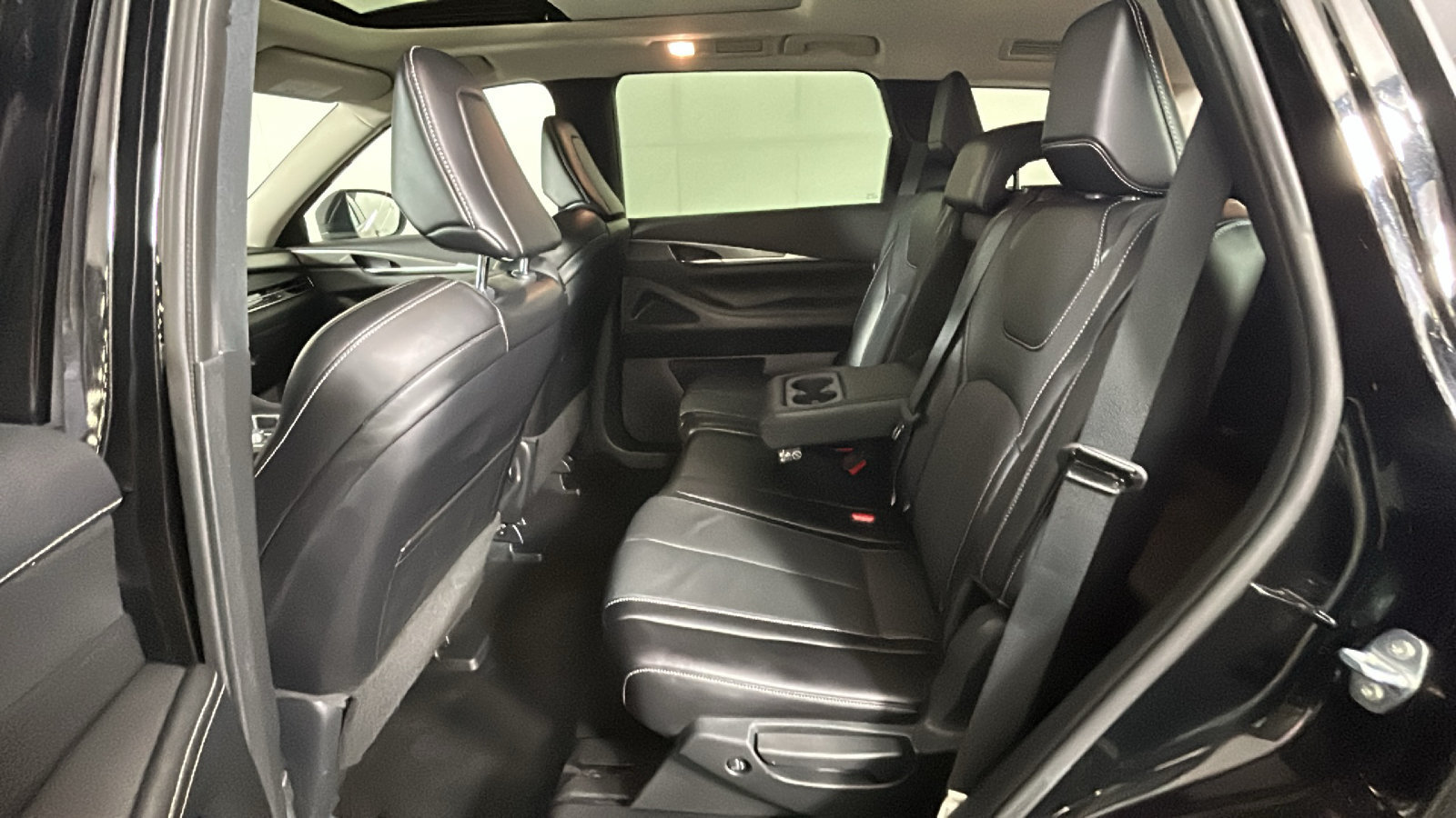 Used 2024 INFINITI QX60 Luxe AWD/4WD image 30