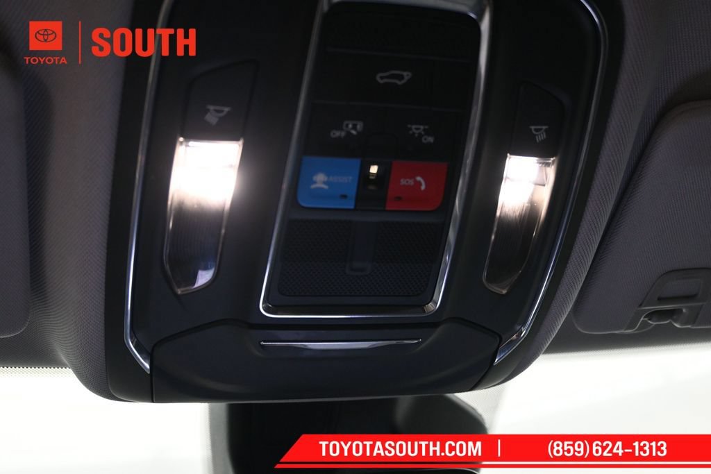 Used 2023 Jeep Grand Cherokee Limited AWD/4WD image 19