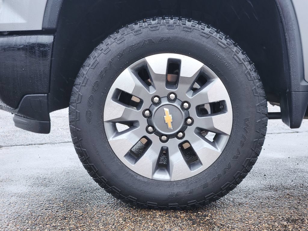 Used 2025 Chevrolet Silverado 2500 Custom w/ Custom Convenience Package AWD/4WD image 10