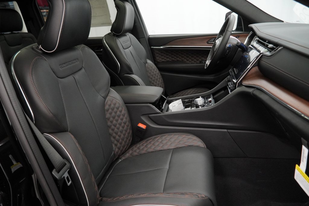 New 2025 Jeep Grand Cherokee Summit w/ Obsidian Package image 34