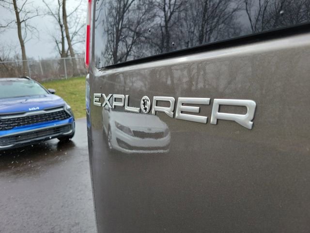 Used 2020 Chevrolet Express 2500 w/ Enhanced Convenience Package RWD image 28