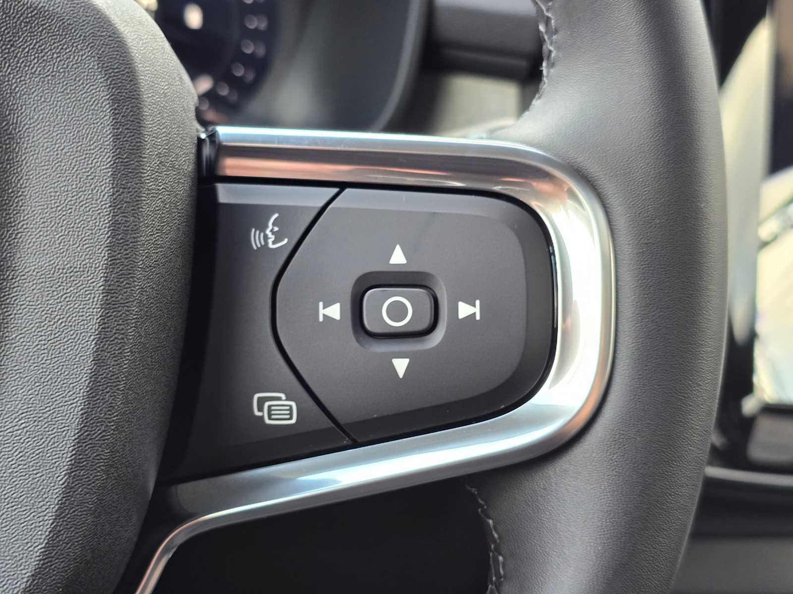 New 2026 Volvo XC40 B5 Plus w/ Protection Package Premier image 29