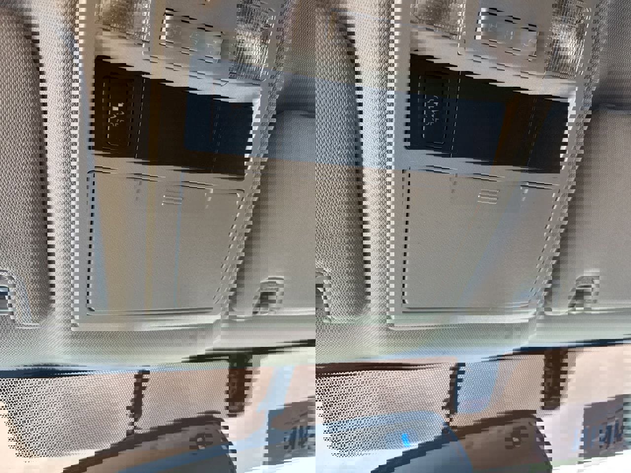 Used 2017 Toyota Tacoma SR5 w/ Tow Package RWD image 15