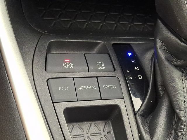 Certified 2021 Toyota RAV4 XLE FWD image 28