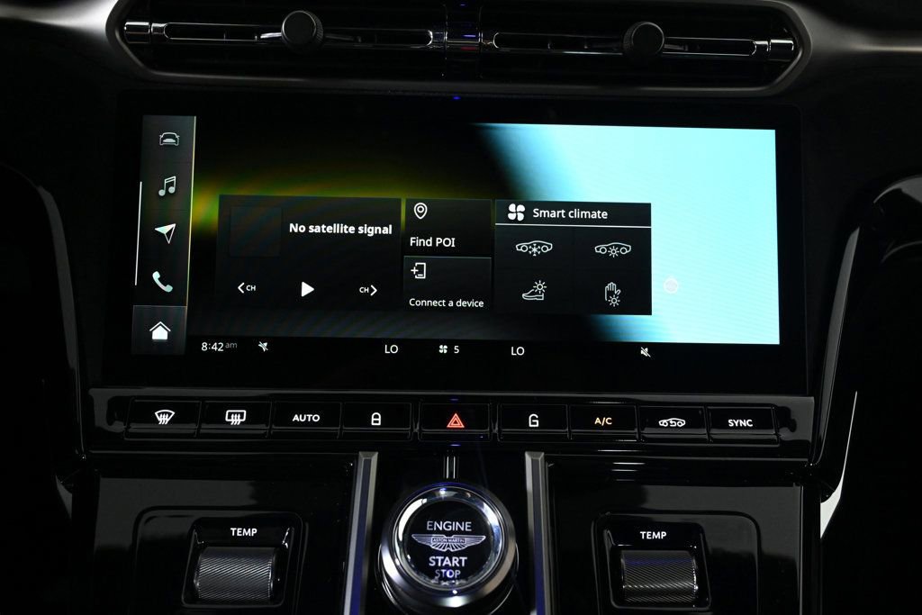 Used 2026 Aston Martin V8 Vantage Coupe image 8