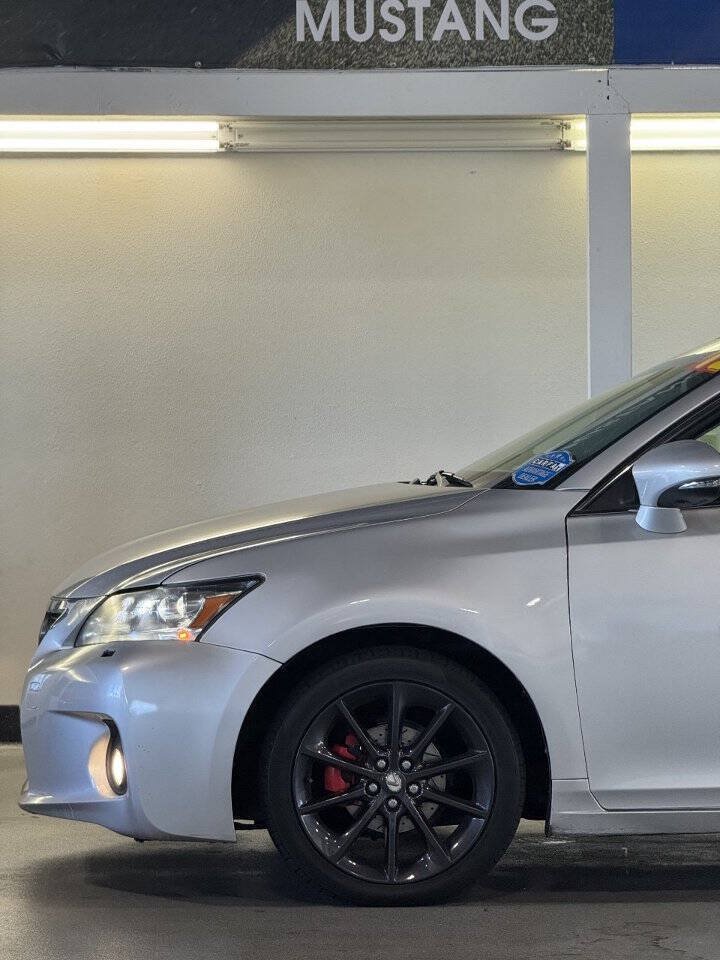 Used 2012 Lexus CT 200h Premium w/ Leather Pkg FWD image 15